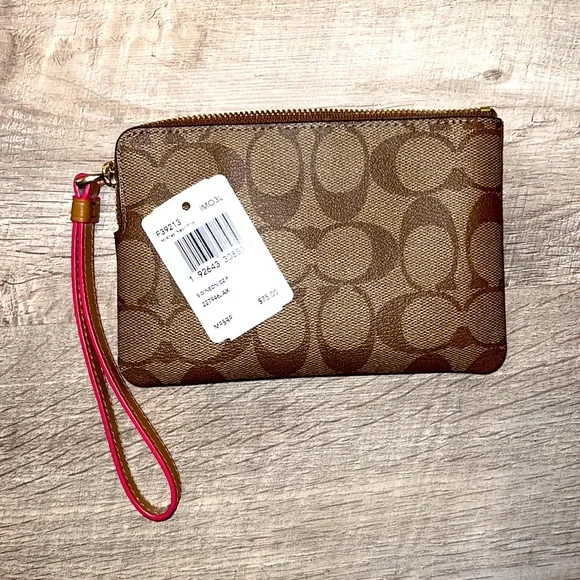 NWT Coach Wristlet - Picture 4 of 4